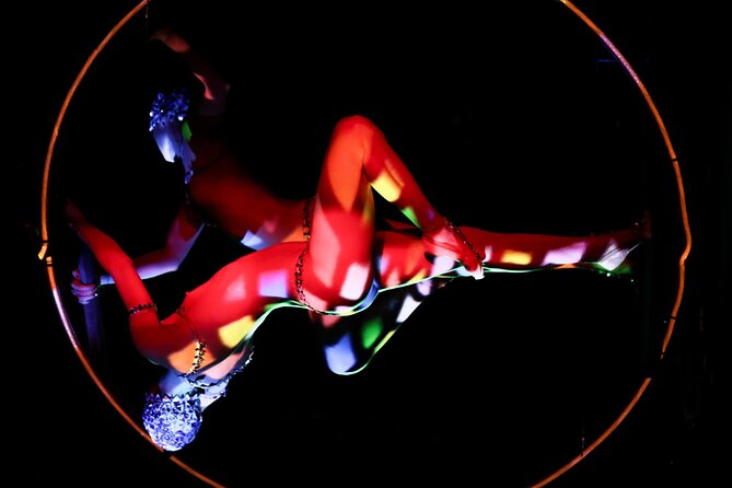 Paris Crazy Horse Cabaret Show - Drinks, champagne, and the inside-the-room reality