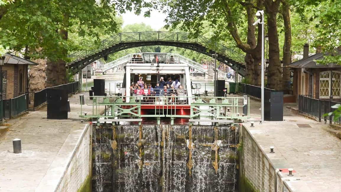 Paris: Cruise from The Canal Saint Martin to The Seine River - Starting by Place de la République: the local-feeling kickoff