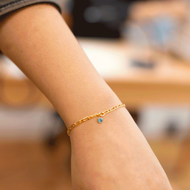 Paris: Custom Permanent Bracelet Crafting Experience - Service, timing, and a small caution
