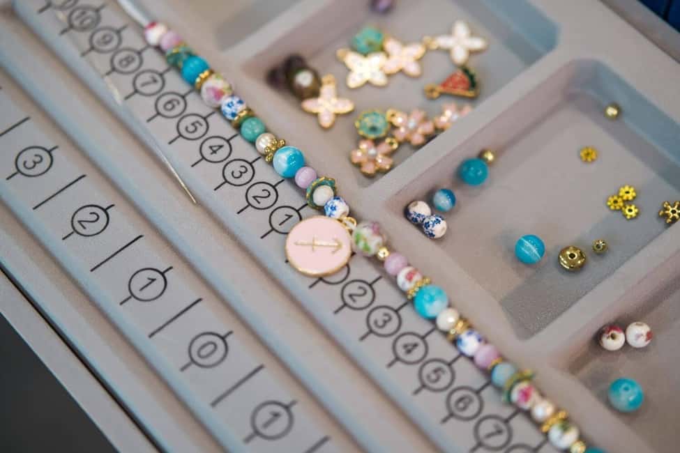 Paris: Custom Souvenir Bracelet Workshop - Timing tips and small gotchas to keep it smooth