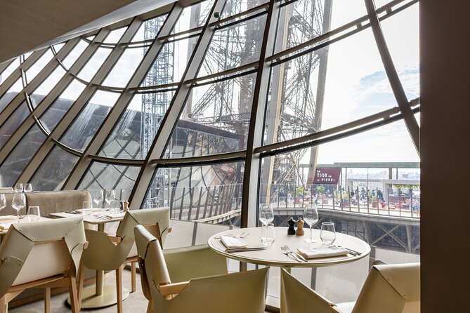 Paris Earliest Lunch at Eiffel Tower Madame Brasserie Restaurant - Timing and the Check-In Flow: How to Avoid the Most Common Stress