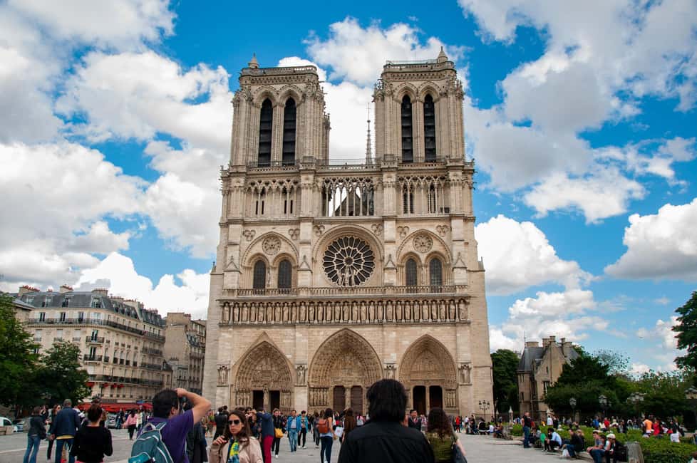 Paris: Early Access Notre Dame Cathedral Walking Tour - Why this early Notre Dame timing feels worth it
