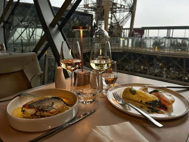 Paris: Early Dinner at Madame Brasserie in the Eiffel Tower - Service, timing, and the 2-hour flow