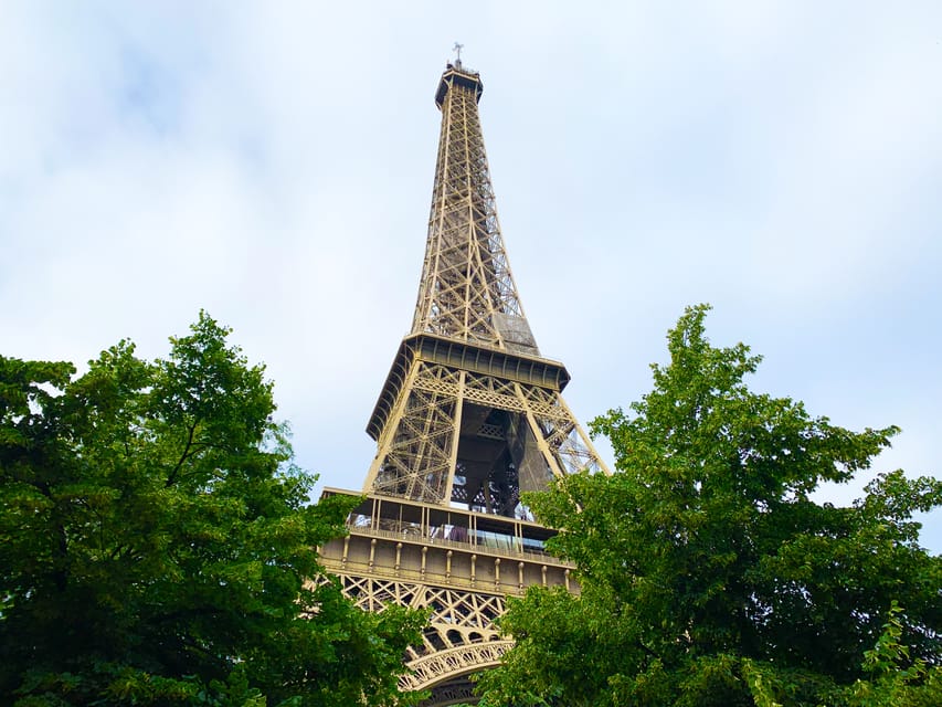 Paris: Eiffel Tower Elevator 2nd Level and Summit Access - From voucher exchange to security: how the flow works