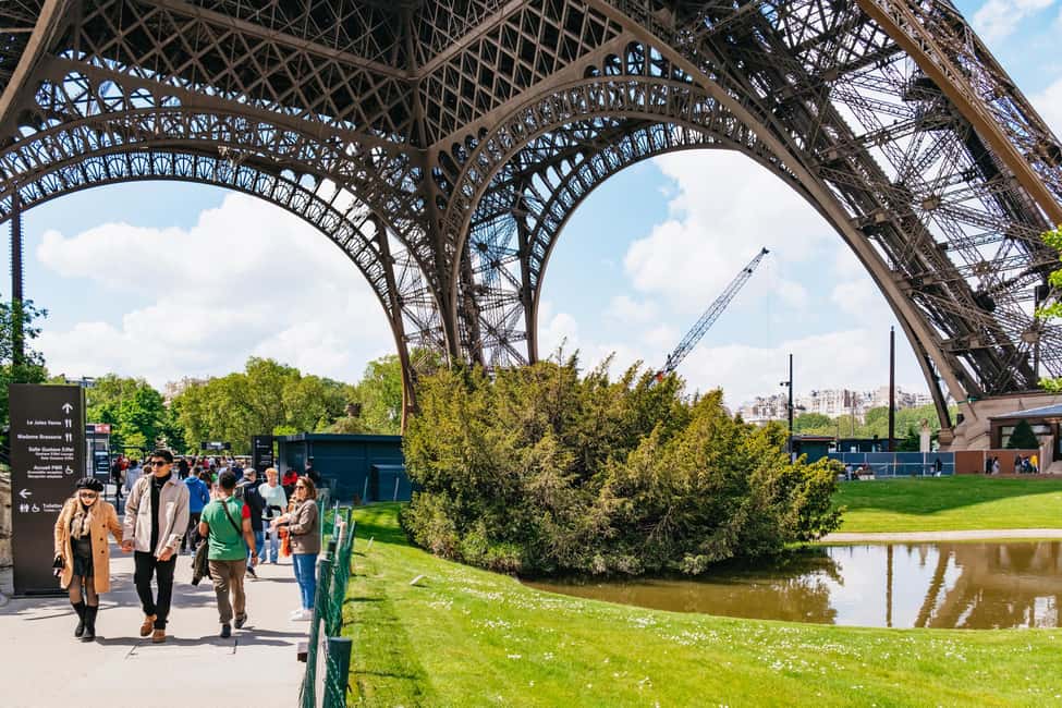 Paris: Eiffel Tower Fully Guided Tour with Summit Option - Guide-led moments that make the difference