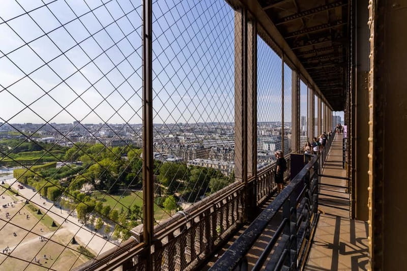 Paris: Eiffel Tower Guided Tour and Seine River Cruise - Price and value: is $89 per person actually fair?