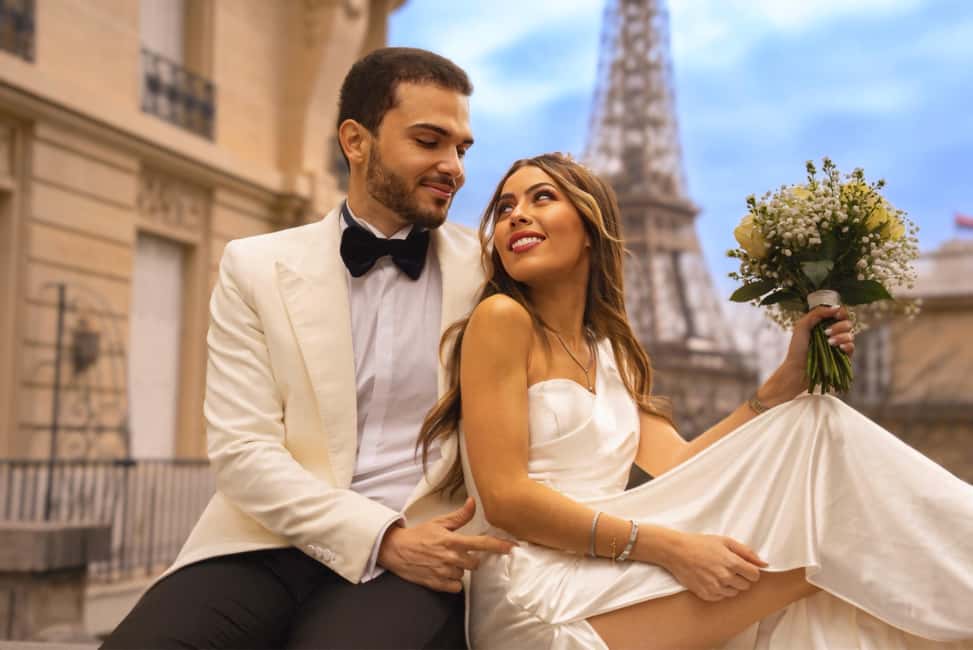 Paris: Eiffel Tower & Louvre Photoshoot (High End Edits) - Choosing Your Session Length: Standard vs Premium Near Eiffel vs VIP Louvre + Seine