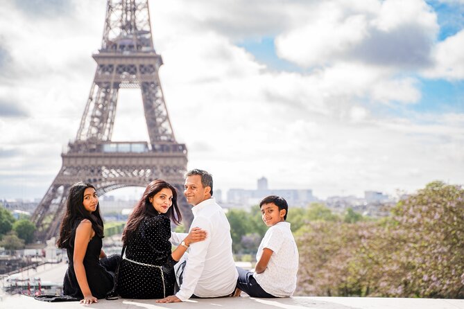 Paris: Eiffel Tower or Louvre Photoshoot - Best Spots - Price and Group Value: Why $130.33 Can Make Sense