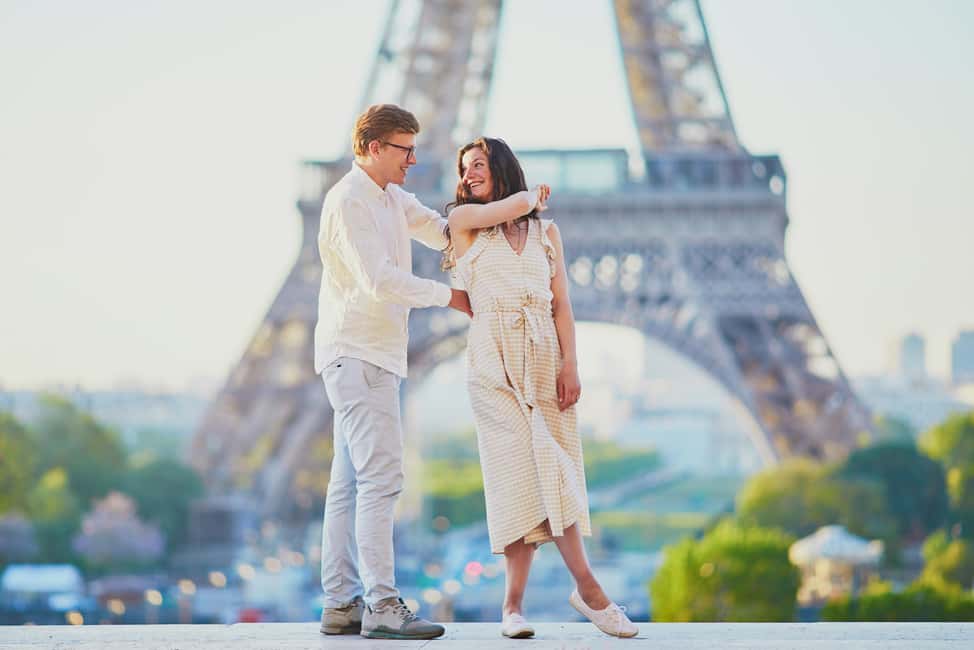 Paris: Eiffel Tower Photoshoot - Photo delivery and what “edited, high-resolution” means for you