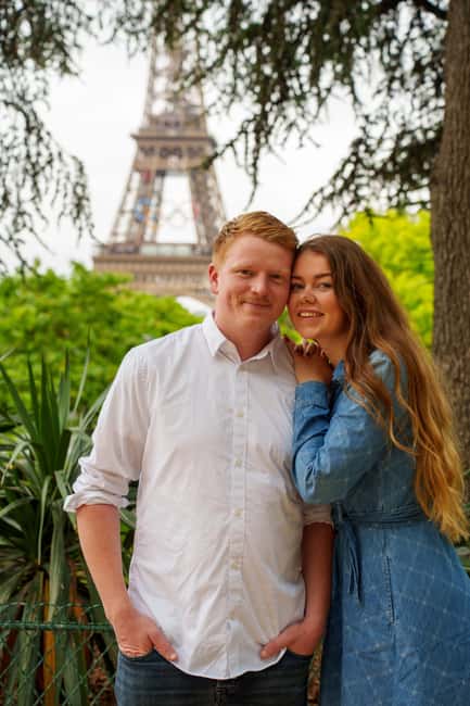 Paris: Eiffel Tower Photoshoot with a Professional - The shoot plan: moving for full-body, portraits, and close-ups