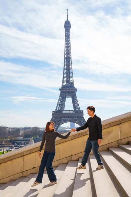 Paris: Eiffel Tower Photoshoot with a Professional - Posing help that doesn’t feel like acting