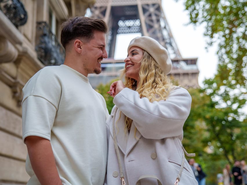 Paris: Eiffel Tower Photoshoot with a Professional - Timing, crowds, and weather: how to get photos you’ll love