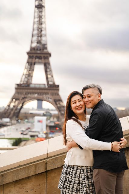 Paris: Eiffel Tower Premium Photoshoot - Session Length: 15 Minutes vs 1 Hour (What Changes in Real Life)