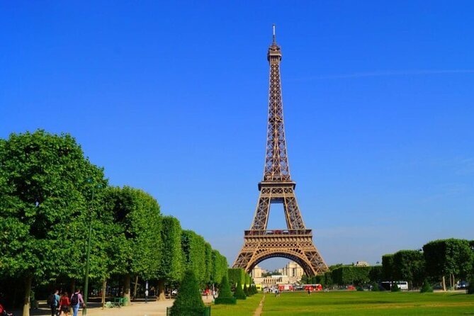 Paris: Eiffel Tower Summit Small-Group Guided Tour Max 6 People - What the glass elevator ride adds to the Eiffel Tower experience