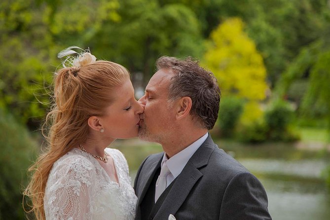 Paris Eiffel Tower Wedding Vows Renewal Ceremony with Photo Shoot - Pont de Bir-Hakeim and Promenade d’Australie: Eiffel views with personality
