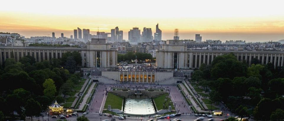 Paris: Elegant Dinner with Drinks in the Eiffel Tower - Key highlights at a glance