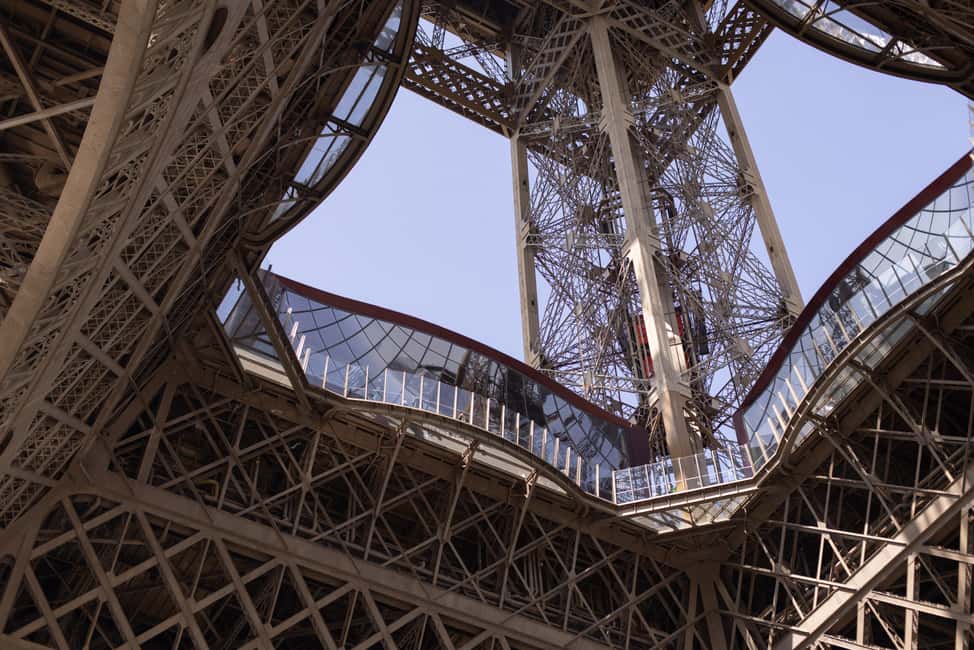 Paris: Elegant Dinner with Drinks in the Eiffel Tower - Menu Gustave vs Menu Grande Dame: how the meal is paced