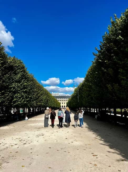 Paris: Emily inspired walking tour - First photos and the 1st arrondissement shortcut feeling