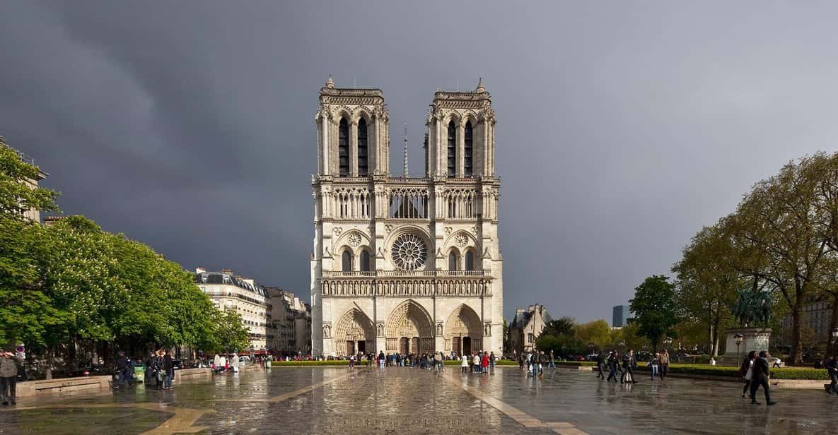 Paris: Eternal Notre-Dame VR Experience Ticket - Language and Group Flow: What the Staff Does and Doesn’t Do