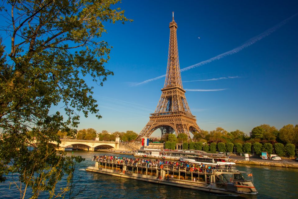 Paris: Evening Bike and Boat Tour - Meeting at Place Saint-Michel and Getting Rolling