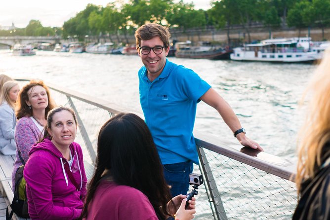 Paris Evening Bike Tour with 1-hour Seine River Cruise - Meeting at 9 Pl. Saint-Michel: start point and what to expect