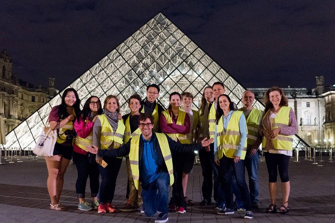 Paris Evening Bike Tour with 1-hour Seine River Cruise - The ride itself: bikes, helmets, and staying comfortable
