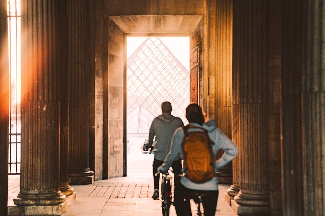 Paris Evening City of Lights Small Group Bike Tour & Boat Cruise - Paris By Night: Bike-Smart Timing for the City of Lights