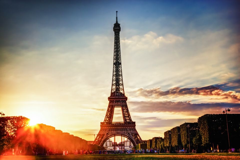 Paris: Evening Sightseeing Tour and Moulin Rouge Show - Should You Book This ParisCityVision Evening Tour?