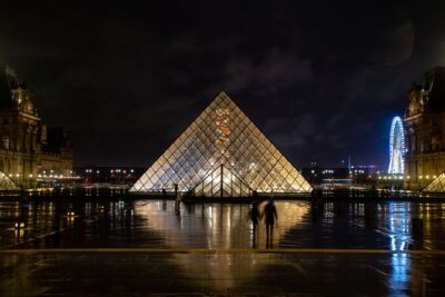 Paris Evening Walking Tour through the City of Lights - Pont Neuf and the river view