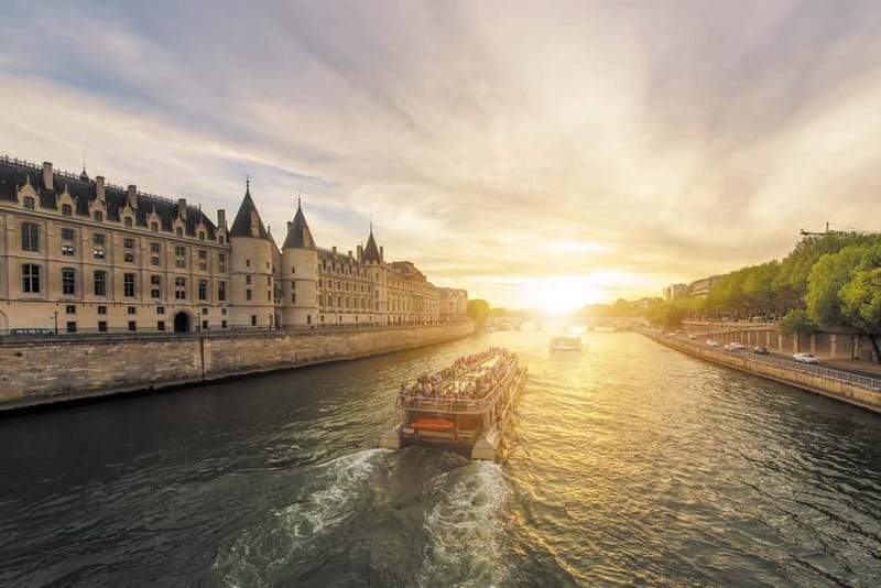 Paris: Explorer Pass with 3, 4, 5, 6, or 7 Attractions - Eiffel Tower guided climb: worth it when you plan the timing