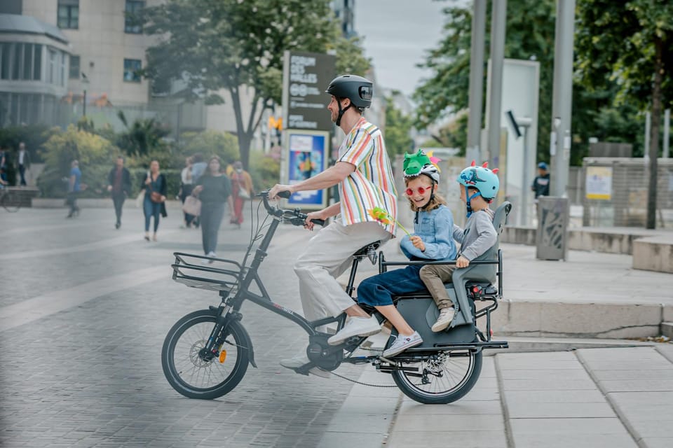 PARIS: Family e-bike longtail renting - Who will enjoy this rental most