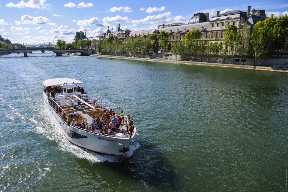 Paris: Family-Friendly River Seine Guided Cruise - On-board comfort: bar, snacks, and toilets you’ll actually appreciate