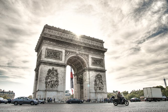Paris First Time Private Tour with Notre Dame, Montmartre & Arc de Triomphe - Sacré-Coeur and the streets of Montmartre