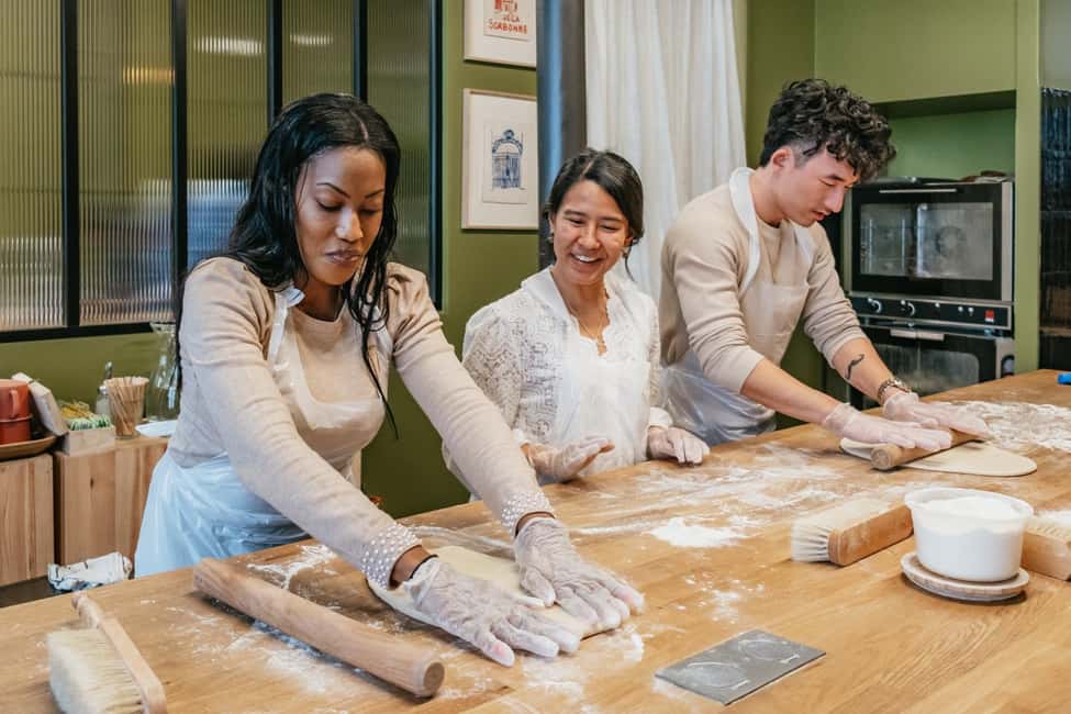 Paris: French Croissant Baking Class with a Chef - The 150-minute flow: meeting at 3 Rue des 3 Portes, then baking for bags to go
