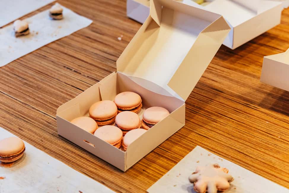 Paris: French Macaron Culinary Class with a Chef - Finding Maison Fleuret School and that grey door start