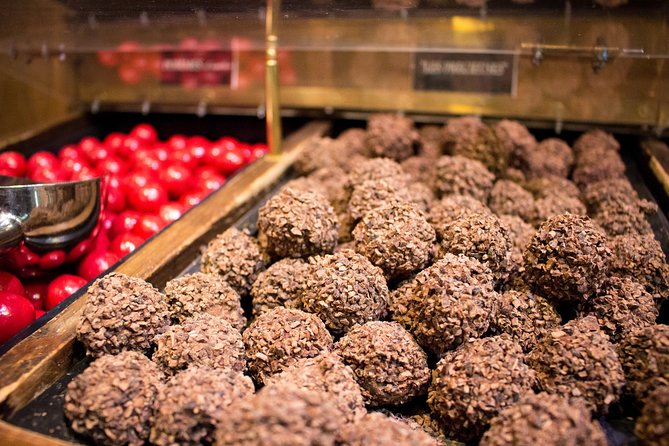 Paris French Sweets Tasting Tour with Pastries and Chocolates - What you’ll taste: pastries, chocolate, and soft breads