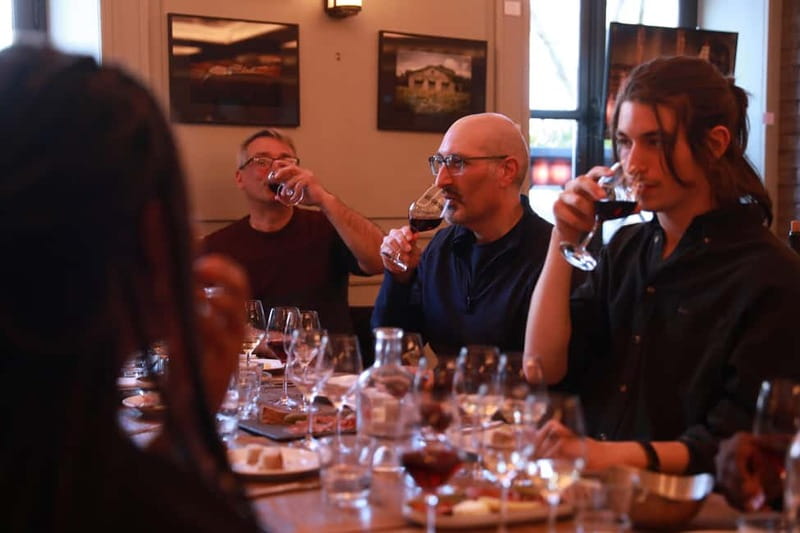 Paris: French Wine Tasting and Pairing in Montmartre - A French tasting on Place du Tertre
