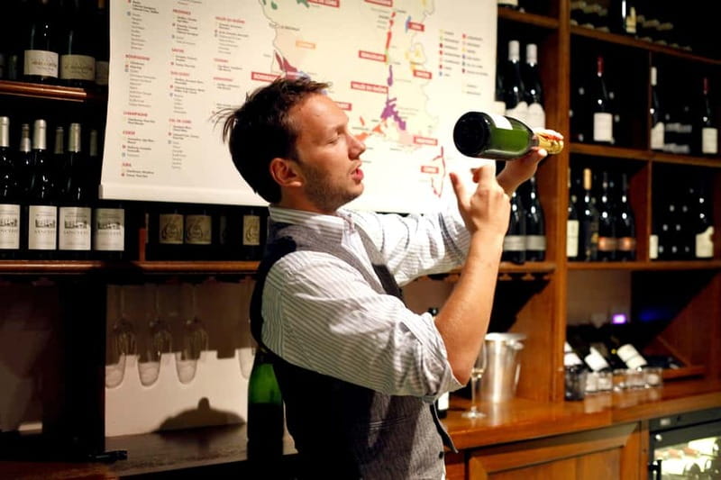 Paris: French Wine Tasting Class with Sommelier - Champagne-making 101: how bubbles get their personality