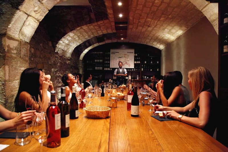 Paris: French Wine Tasting Class with Sommelier - The 5pm to around 7pm flow: how the class stays focused