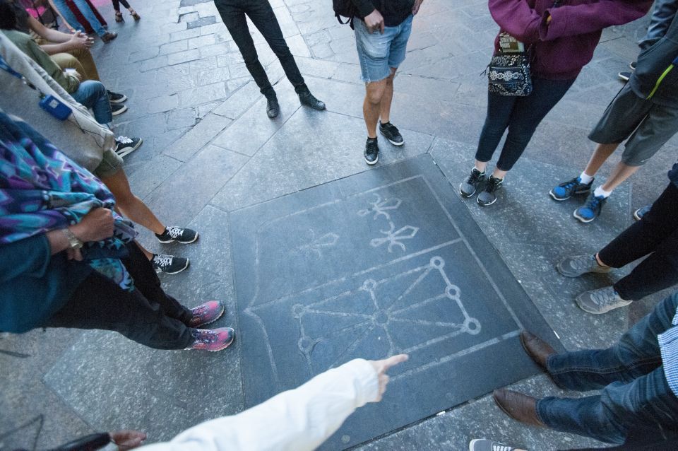 Paris: Ghosts, Legends & Mysteries Evening Walking Tour - Start at the Henri IV statue on Pont Neuf