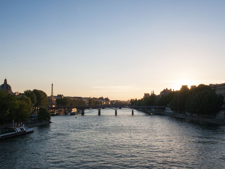 Paris: Ghosts, Legends & Mysteries Evening Walking Tour - Saint-Jacques Tower: a guided stop with medieval weight