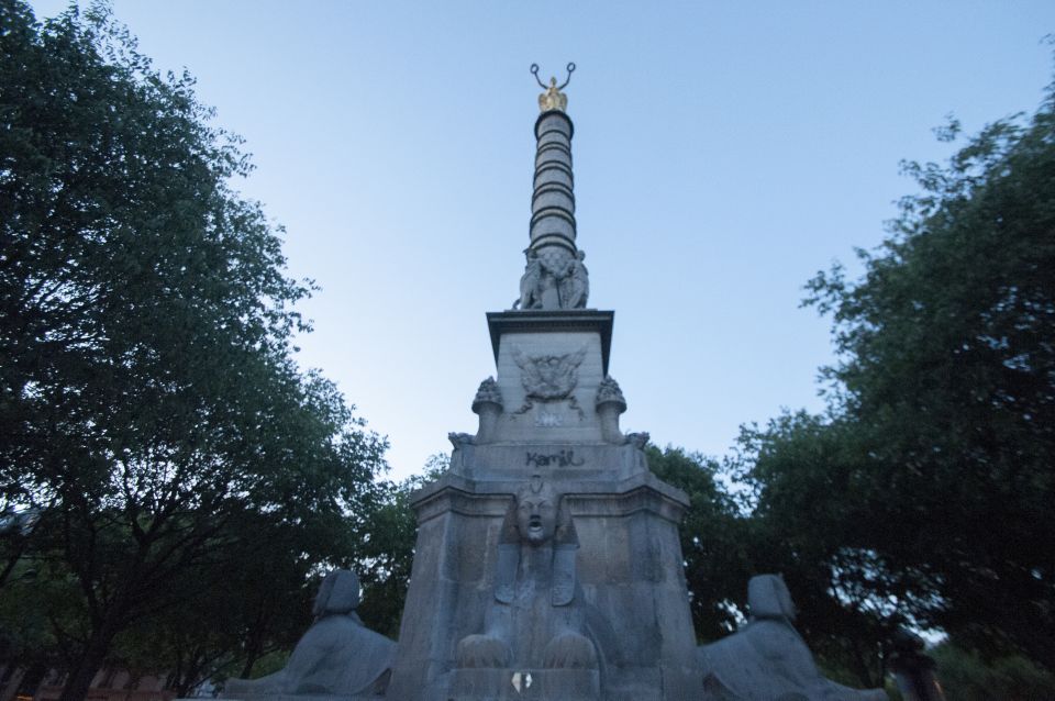 Paris: Ghosts, Legends & Mysteries Evening Walking Tour - Conciergerie: the emotional peak tied to Marie Antoinette