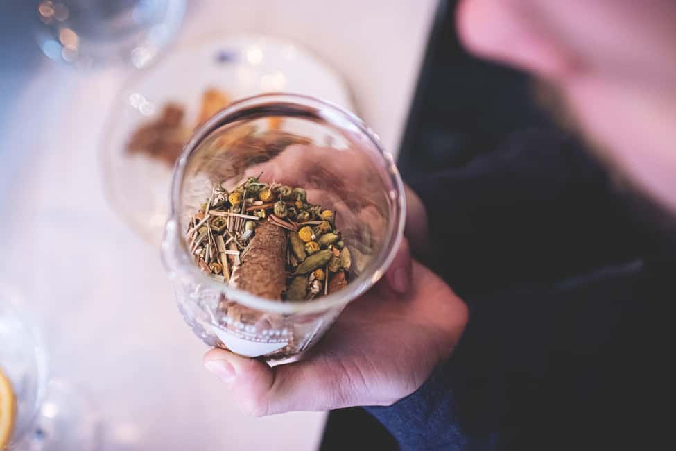 Paris gin making workshop in English - Designing the label and bottling your gin