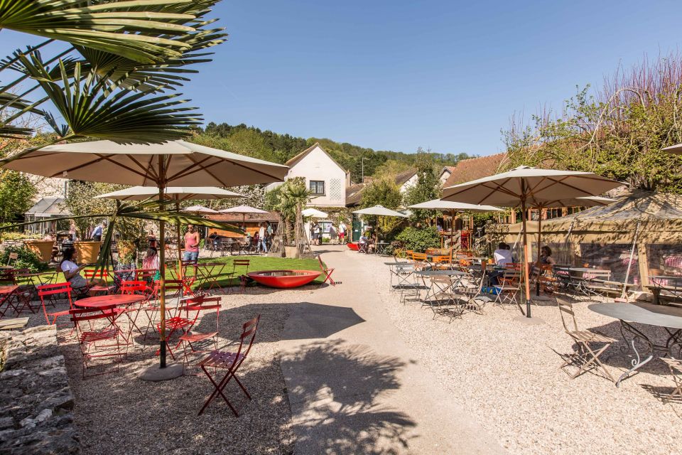 Paris: Giverny & Versailles Small Group or Private Tour - Private vs small-group: which option fits your style
