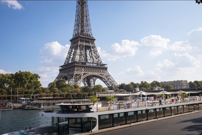 Paris Gourmet Dinner Seine River Cruise with Singer and DJ Set - Eiffel Tower sparkle: the rooftop photo moment you should plan around