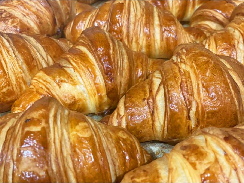 Paris: Gourmet Food Tour & Louvre Museums Guided Tour - Croissants, baguettes, and the jambon beurre