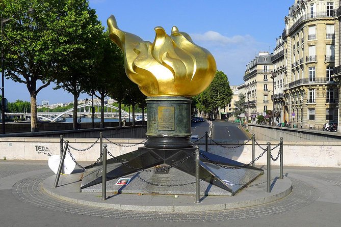 Paris Gourmet French Delicacies Food Tour in Eiffel Tower Area - What the morning route means for your Paris schedule