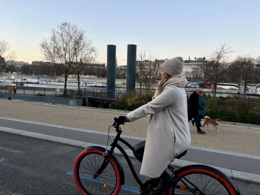 Paris: Guided City Highlights Bike Tour - A Paris highlights ride on easy Dutch bikes (and why it works)