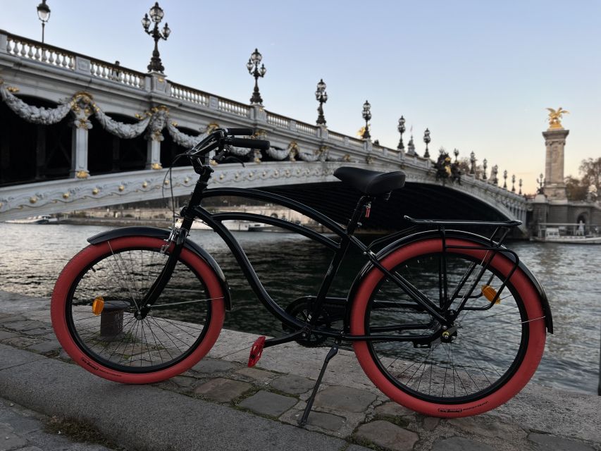 Paris: Guided City Highlights Bike Tour - Louvre, Sainte-Chapelle, Notre-Dame: the heart of old Paris