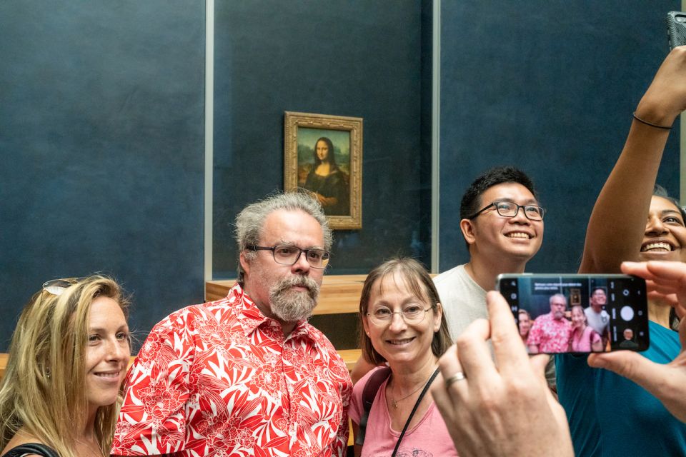 Paris: Guided Tour of the Must-Sees of the Louvre Museum - Headsets and small-group pacing: the difference between a tour and a traffic jam